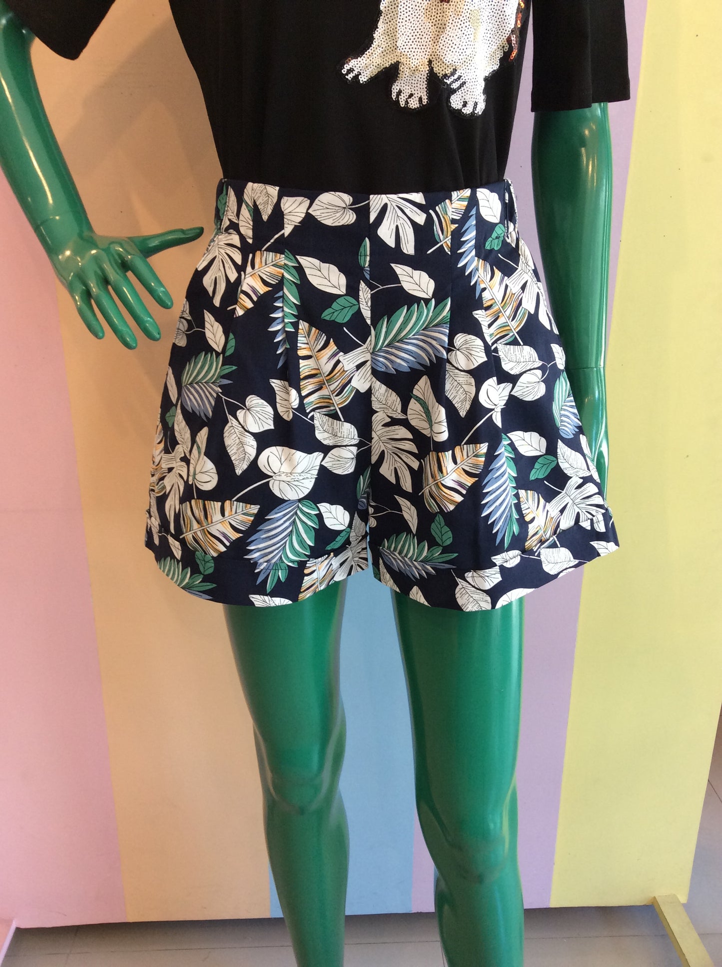 Tropical Elastic Shorts w/ Side Pockets