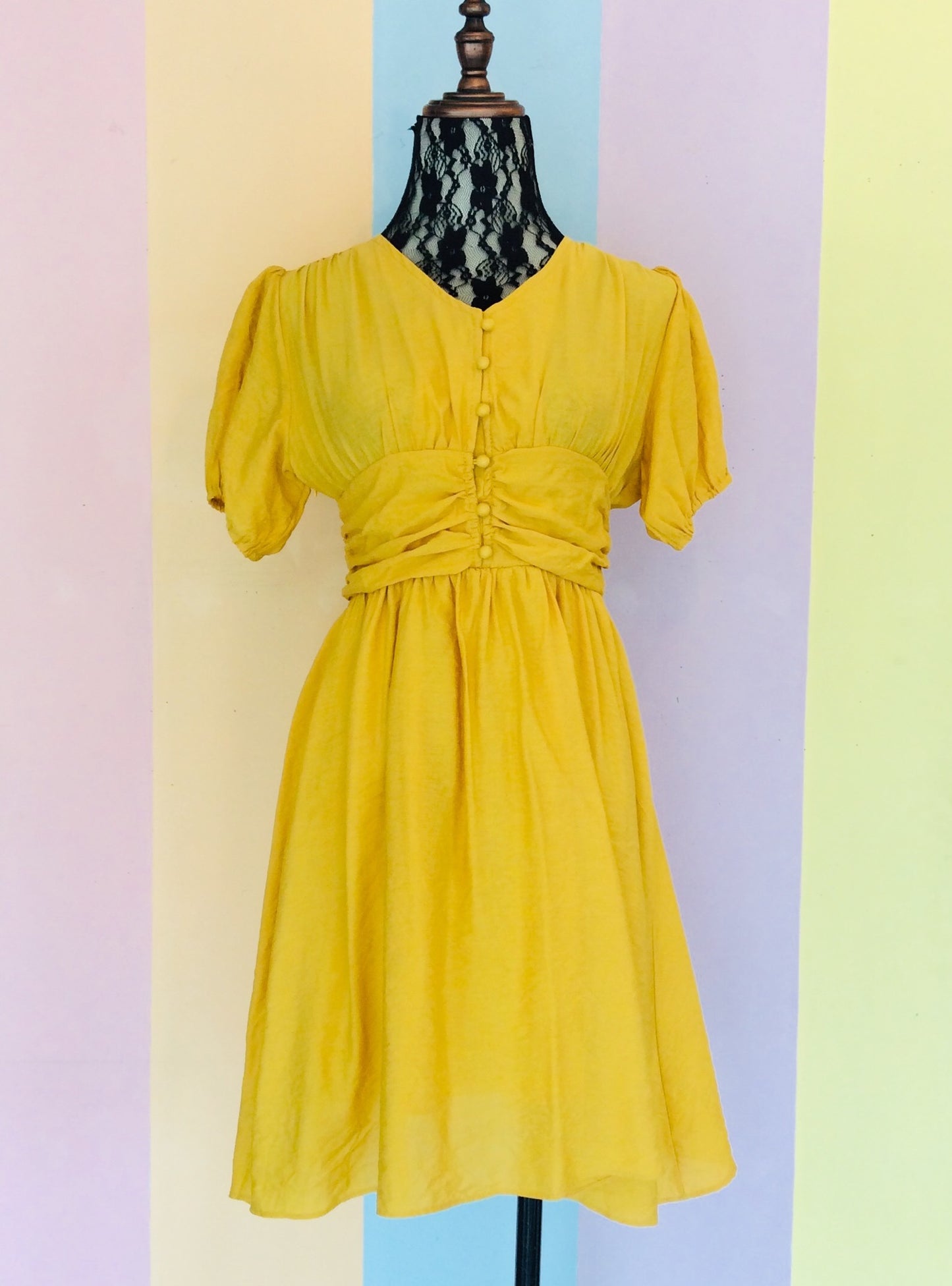 Crumpled Short Sleeve Short Dress w/ Waist Shaper & Buttons