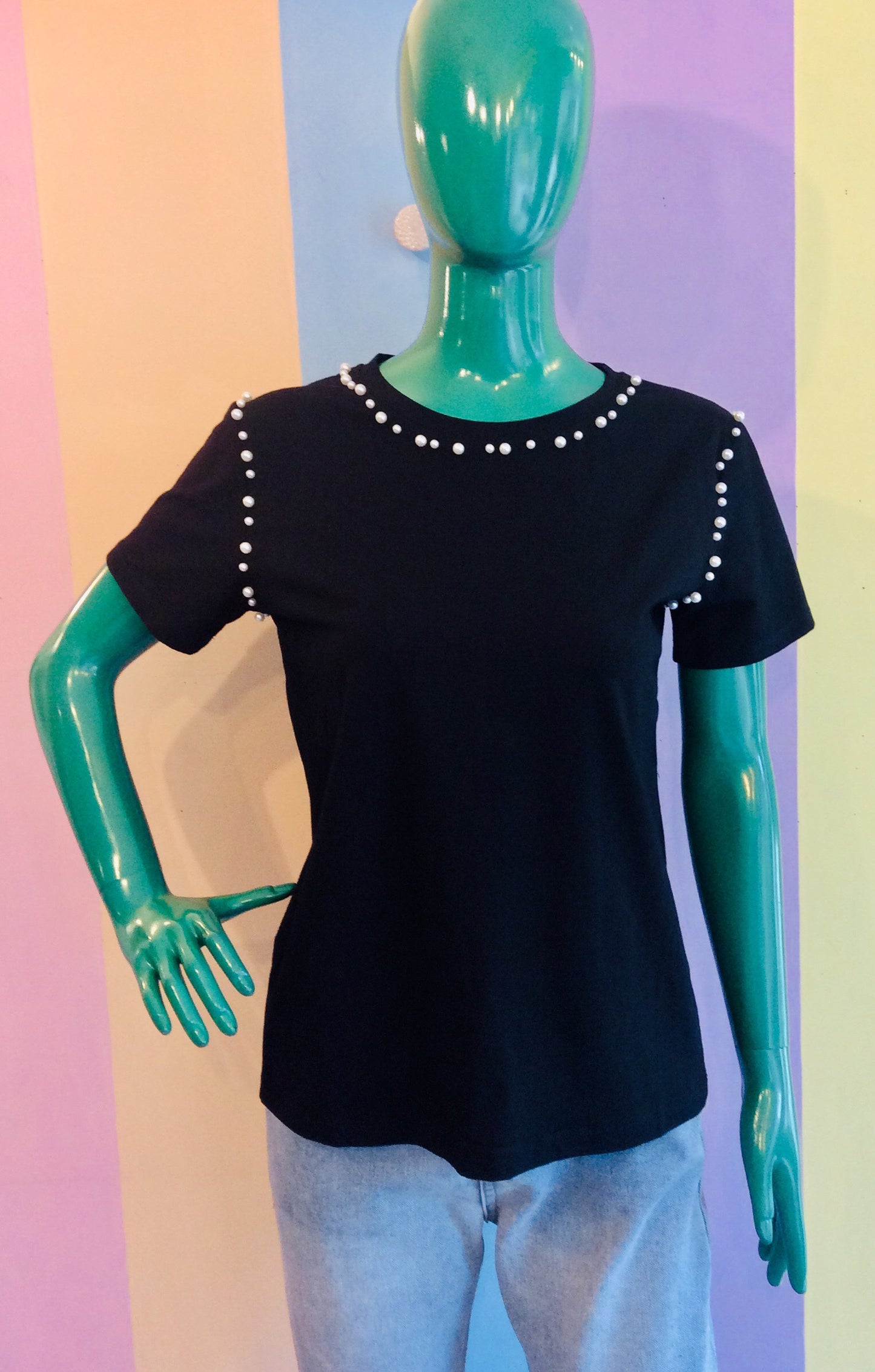 Plain High Quality Cotton tee w/ Pearly Neck & Sleeves Lining