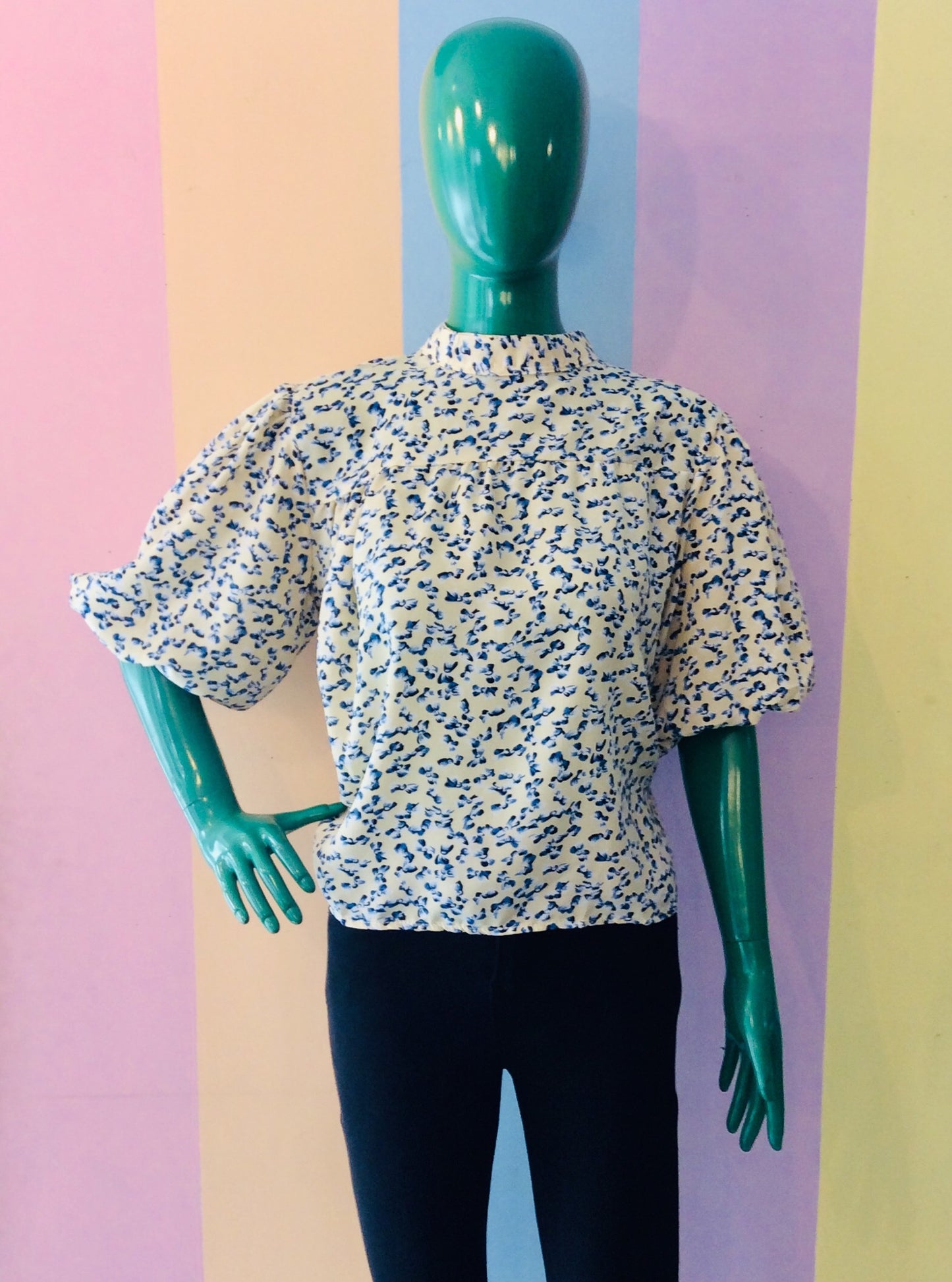Pastel Round Neck/Collared Ribbon Blouse w/ Bubble Sleeves