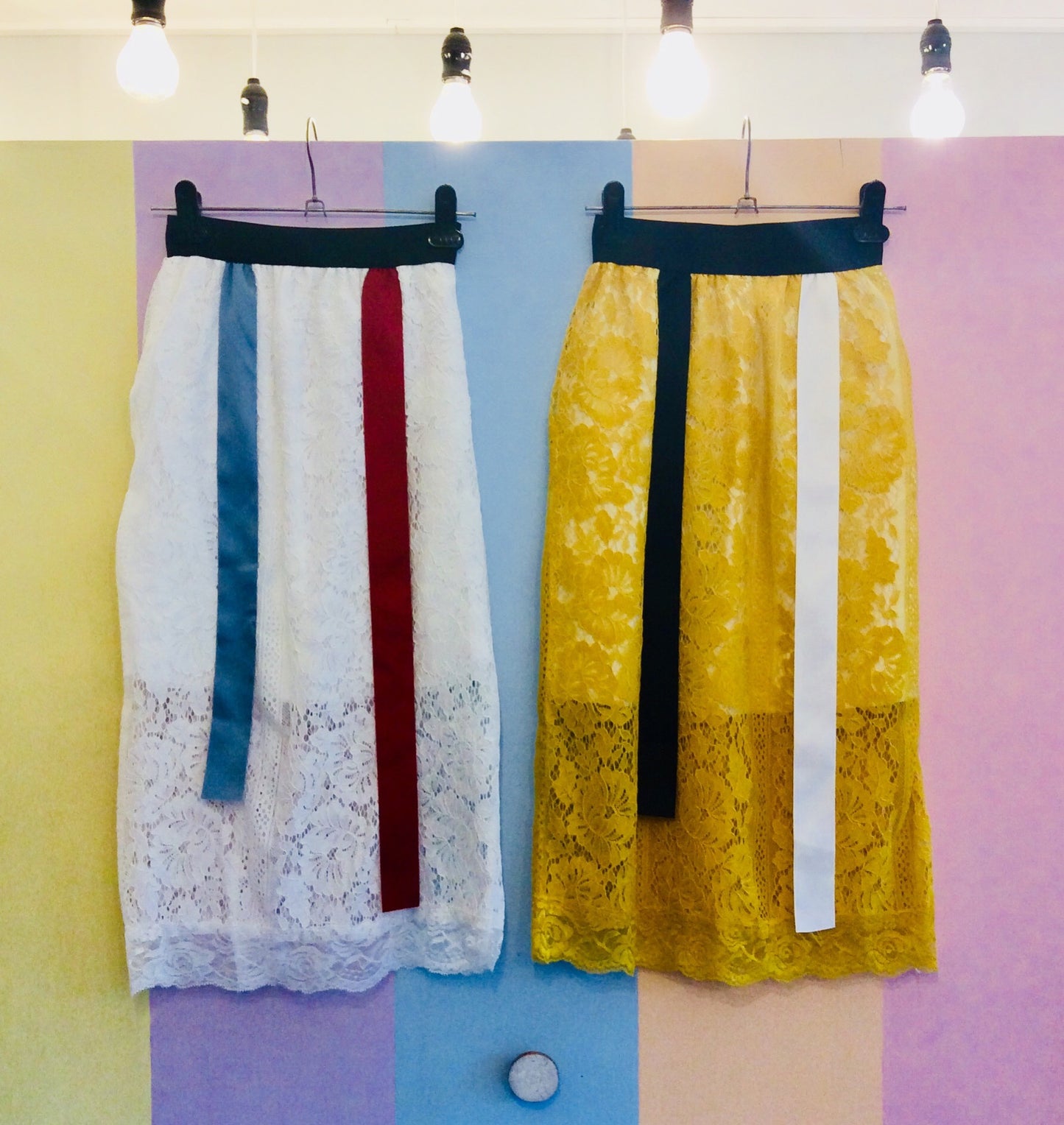 Lace & Lines 3-Tone Zip-Up Skirt '22