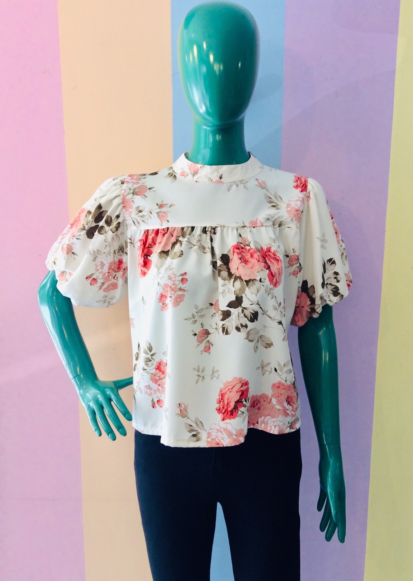 Pastel Round Neck/Collared Floral Blouse w/ Bubble Sleeves