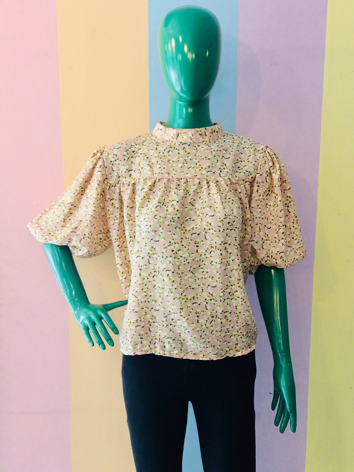 Pastel Round Neck/Collared Ribbon Blouse w/ Bubble Sleeves