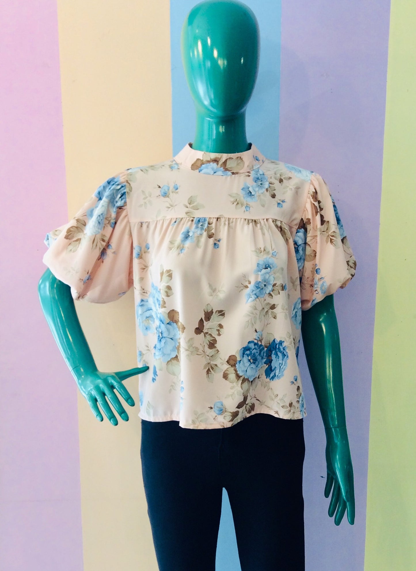 Pastel Round Neck/Collared Floral Blouse w/ Bubble Sleeves