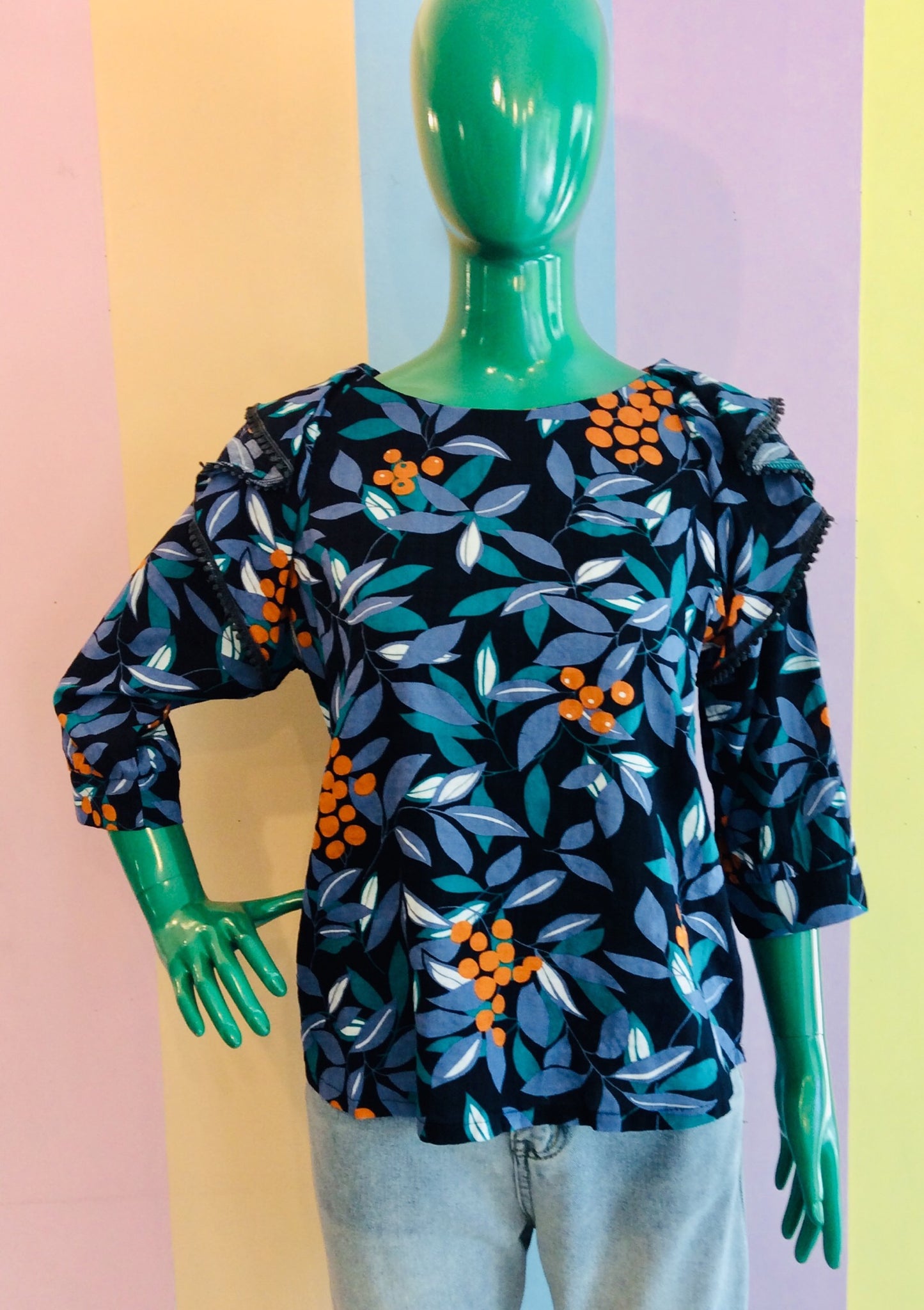 Tropical 3/4's Top w/ Ruffle Mexican Sleeves...