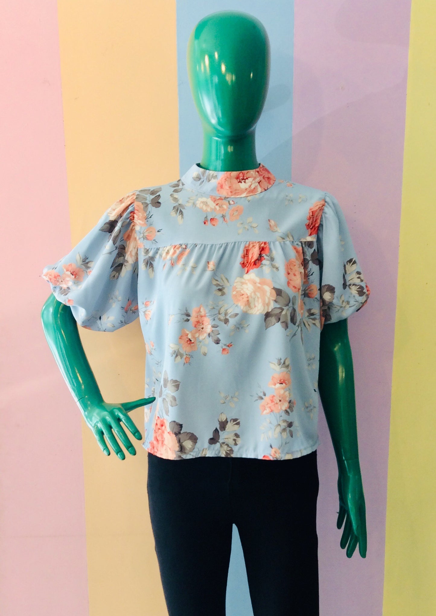 Pastel Round Neck/Collared Floral Blouse w/ Bubble Sleeves